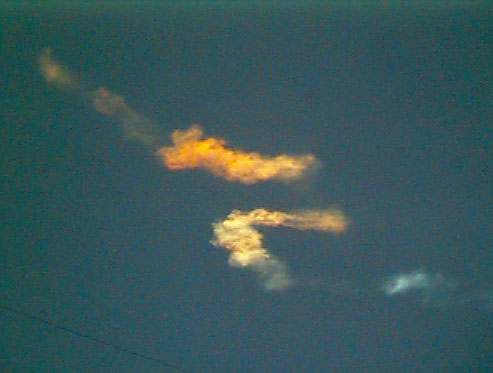4th photo of the fireball contrail by Ewald Lemke taken from Atlin, BC.