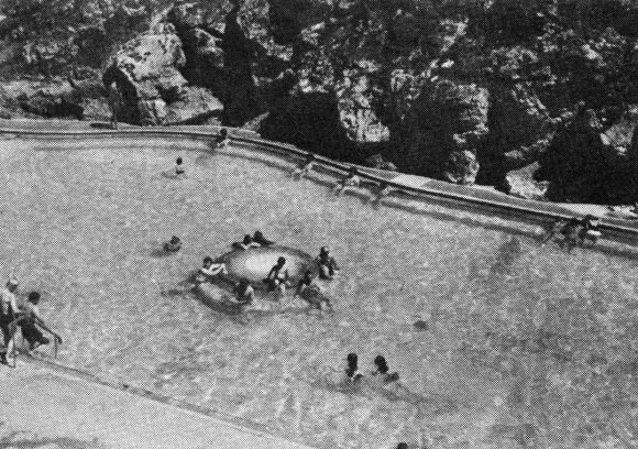 playground9.jpg (96394 bytes)